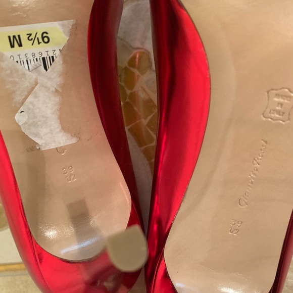 Gianvito Rossi Red Metallic Leather Pumps - Picture 4 of 6